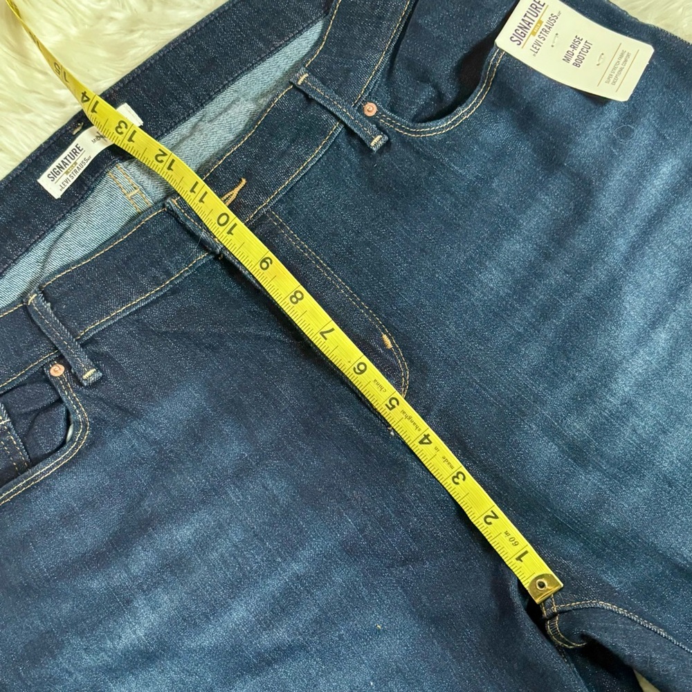 Levi’s Signature Mid Rise Bootcut Jeans Flare Leg Dark Blue Denim 20M W35 L32 - Picture 6 of 12